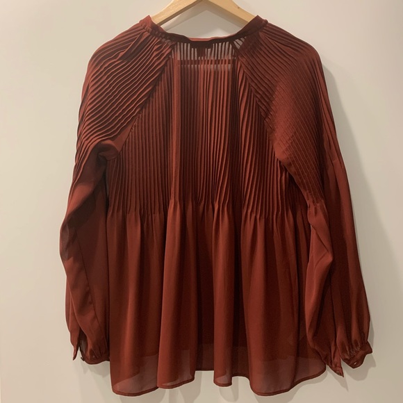 Ann Taylor Chiffon Flare blouse - Picture 2 of 2